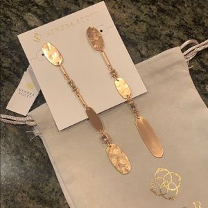 Kendra scott earrings 🥰